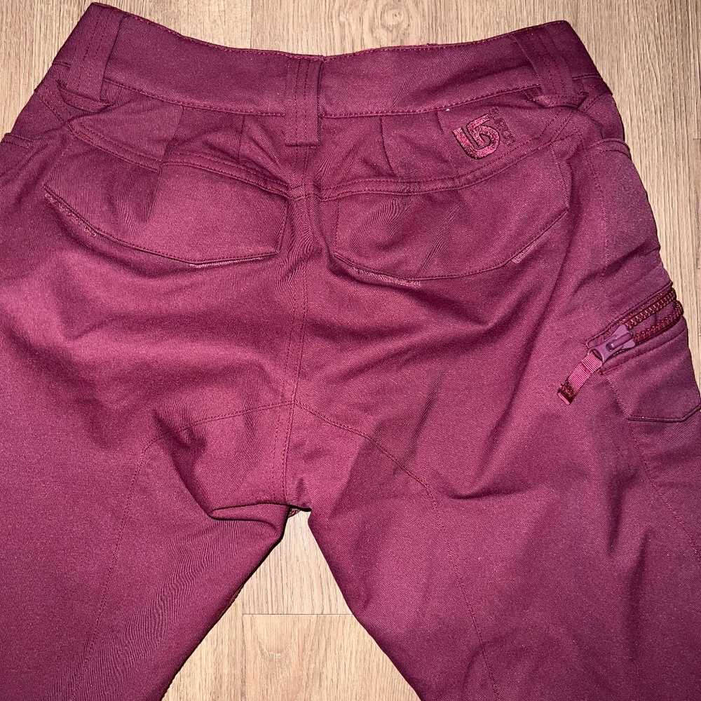 Burton's Gloria women Medium red snowboarding/ski pants